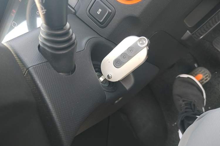 Used Wuling Hongguang MINIEV 2022 Enjoy Edition Lithium-Ion Battery Vehicle Key