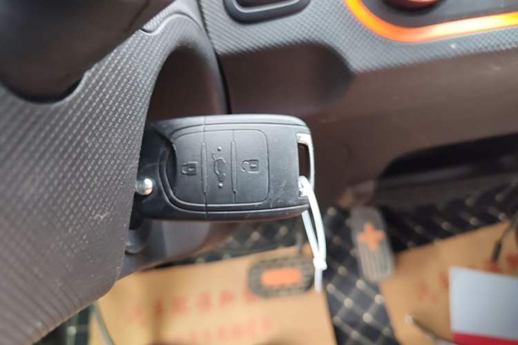 Used Wuling Hongguang MINIEV 2022 Zizai Version Lithium Iron Phosphate Vehicle Key