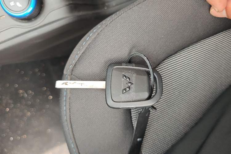 Used Wuling Hongguang MINIEV 2022 Easy Version Lithium Iron Phosphate Vehicle Key