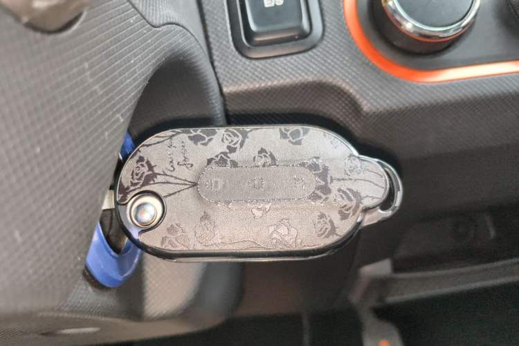 Used Wuling Hongguang MINIEV 2022 Zizai Version Lithium Iron Phosphate Vehicle Key