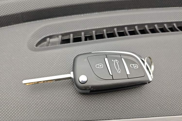 Used Wuling Hongguang MINIEV 2022 Easy Version Lithium Iron Phosphate Vehicle Key