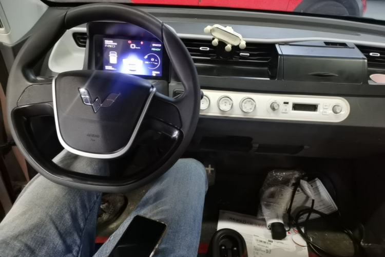 Used Wuling Hongguang MINIEV 2022 Macaron Fashion Edition Lithium-Nickel-Cobalt-Alpha-oxide Center Console