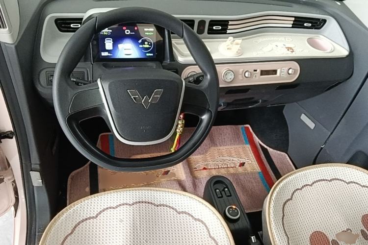 Used Wuling Hongguang MINIEV 2022 Macaron Premium Model – Lithium Iron Phosphate Center Console