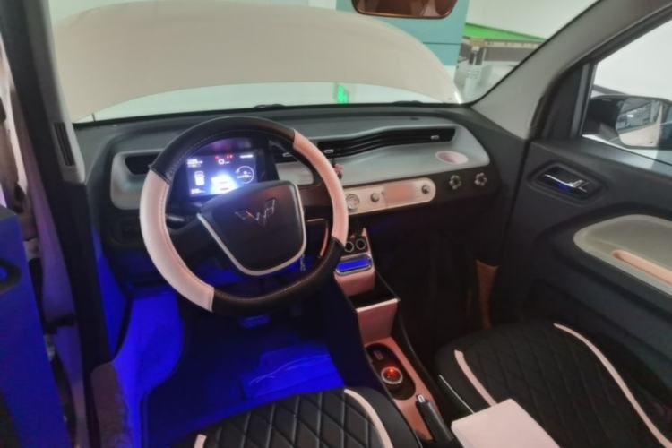 Used Wuling Hongguang MINIEV 2022 Macaron Premium Model – Lithium Ternary Battery Center Console