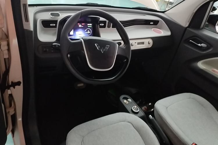 Used Wuling Hongguang MINIEV 2022 Macaron Premium Model – Lithium Iron Phosphate Center Console