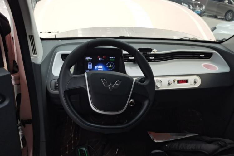 Used Wuling Hongguang MINIEV 2022 Macaron Premium Model – Lithium Iron Phosphate Center Console