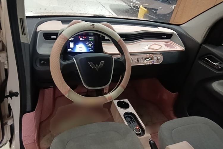 Used Wuling Hongguang MINIEV 2022 Macaron Premium Model – Lithium Iron Phosphate Center Console