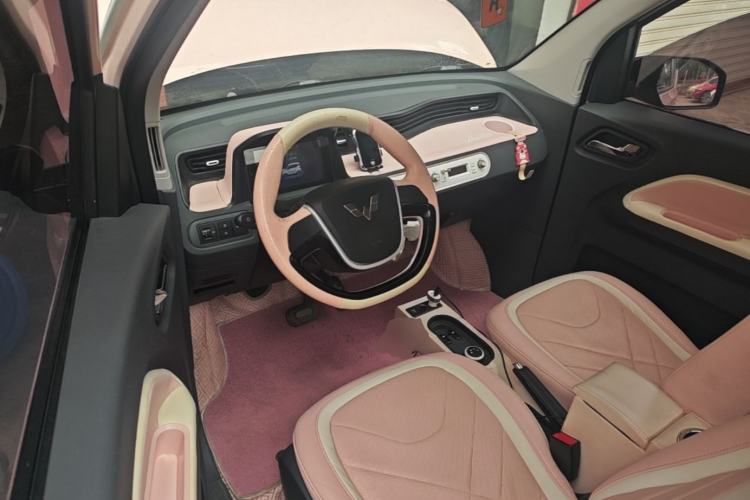 Used Wuling Hongguang MINIEV 2022 Macaron Premium Model – Lithium Iron Phosphate Center Console