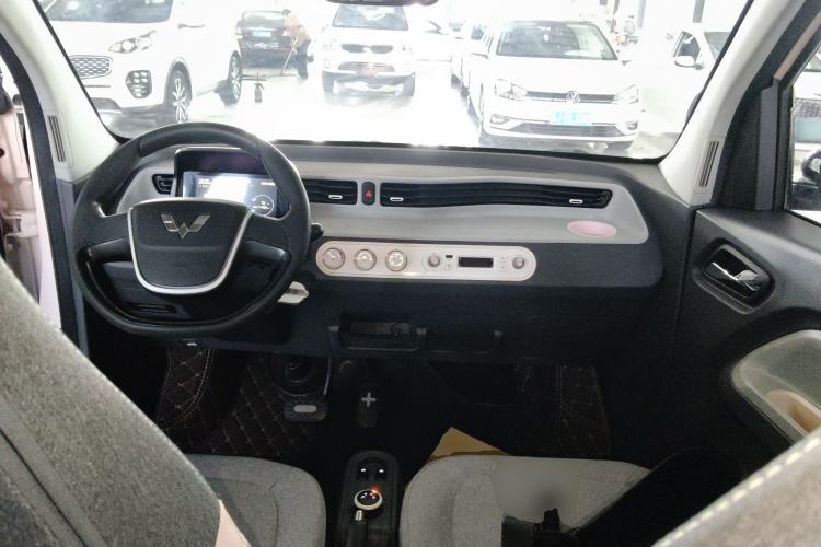 Used Wuling Hongguang MINIEV 2022 Macaron Premium Model – Lithium Iron Phosphate Center Console