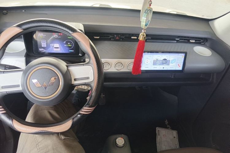 Used Wuling Hongguang MINIEV 2022 GAMEBOY 200km Play Edition with Lithium Iron Phosphate Center Console