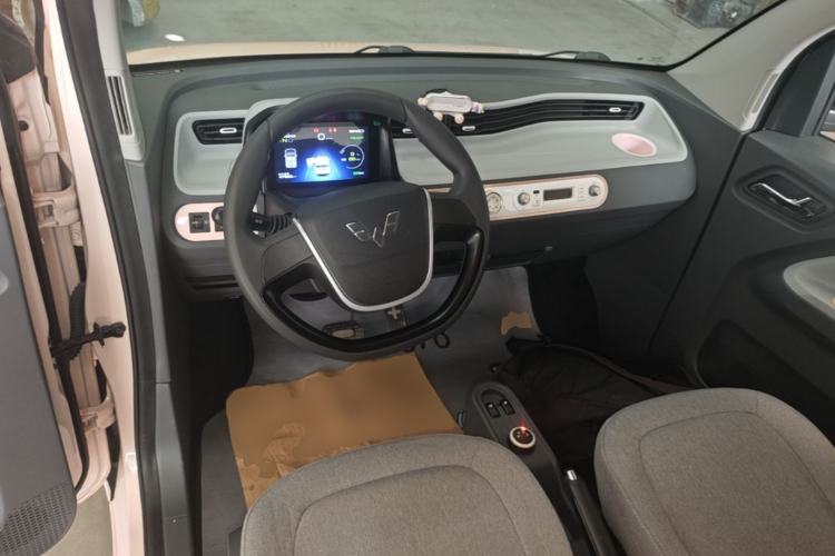 Used Wuling Hongguang MINIEV 2022 Macaron Premium Model – Lithium Iron Phosphate Center Console