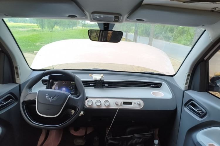 Used Wuling Hongguang MINIEV 2022 Macaron Premium Model – Lithium Iron Phosphate Center Console