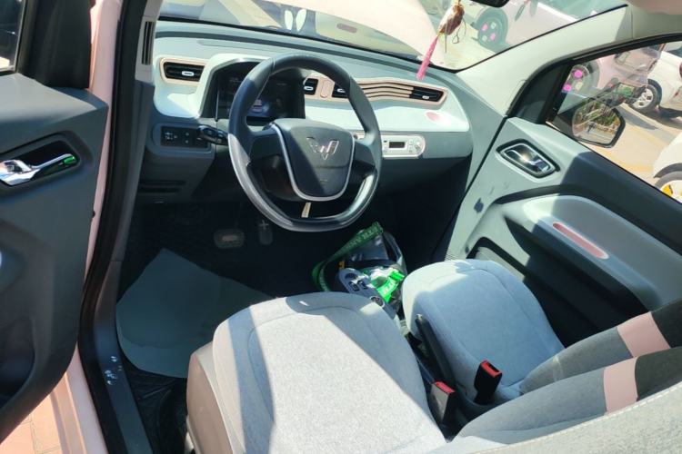 Used Wuling Hongguang MINIEV 2022 Macaron Premium Model – Lithium Ternary Battery Center Console
