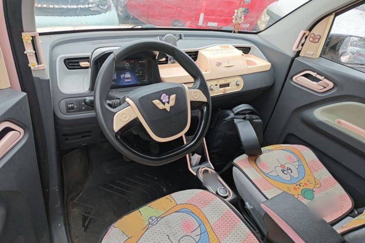 Used Wuling Hongguang MINIEV 2022 Macaron Premium Model – Lithium Iron Phosphate Center Console