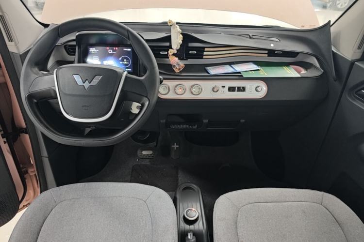 Used Wuling Hongguang MINIEV 2022 Macaron Premium Model – Lithium Iron Phosphate Center Console