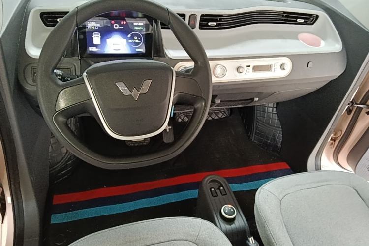 Used Wuling Hongguang MINIEV 2022 Macaron Premium Model – Lithium Iron Phosphate Center Console