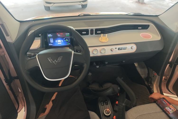 Used Wuling Hongguang MINIEV 2022 Macaron Premium Model – Lithium Iron Phosphate Center Console