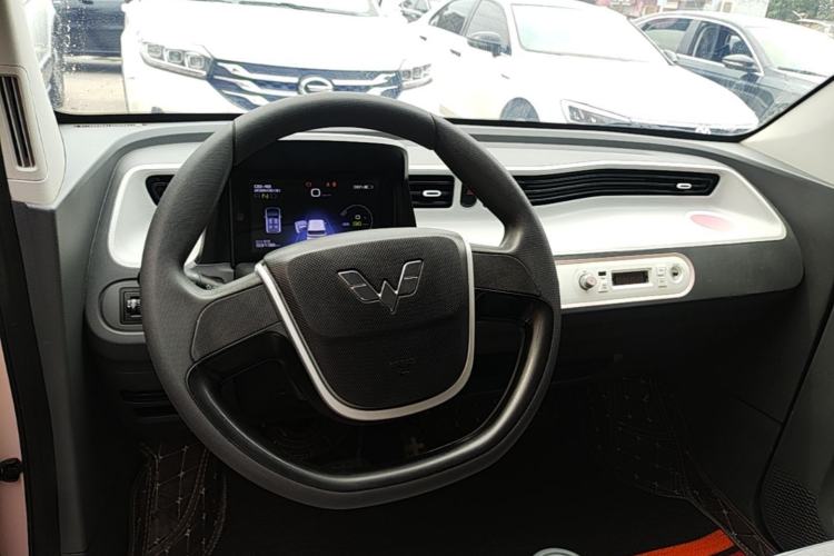Used Wuling Hongguang MINIEV 2022 Macaron Premium Model – Lithium Iron Phosphate Center Console