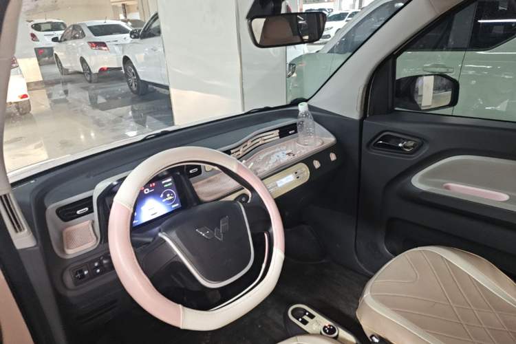 Used Wuling Hongguang MINIEV 2022 Macaron Premium Model – Lithium Iron Phosphate Center Console