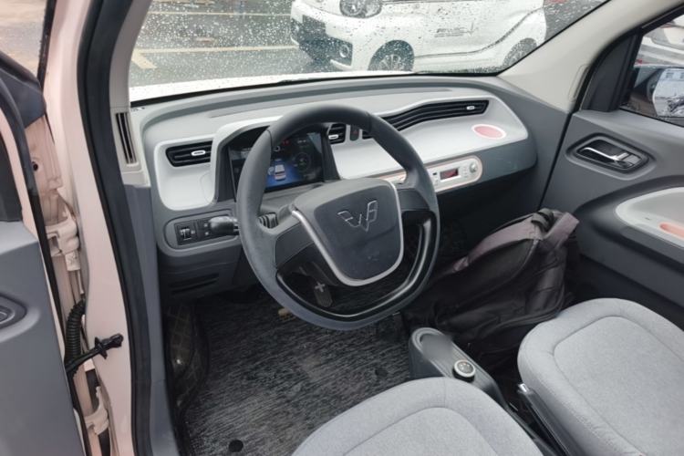Used Wuling Hongguang MINIEV 2022 Macaron Premium Model – Lithium Iron Phosphate Center Console