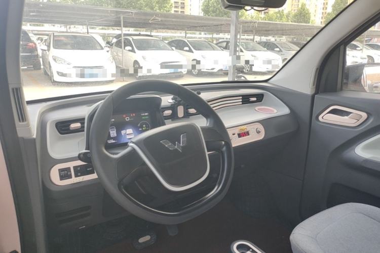 Used Wuling Hongguang MINIEV 2022 Macaron Fashion Model Lithium Iron Phosphate Center Console