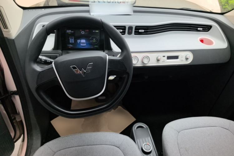 Used Wuling Hongguang MINIEV 2022 Macaron Premium Model – Lithium Iron Phosphate Center Console