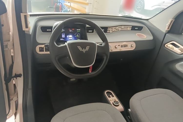 Used Wuling Hongguang MINIEV 2022 Macaron Premium Model – Lithium Ternary Battery Center Console