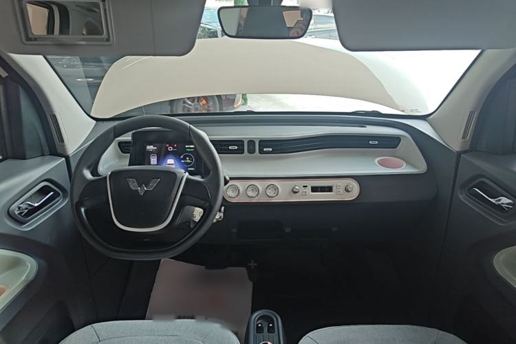 Used Wuling Hongguang MINIEV 2022 Macaron Premium Model – Lithium Iron Phosphate Center Console