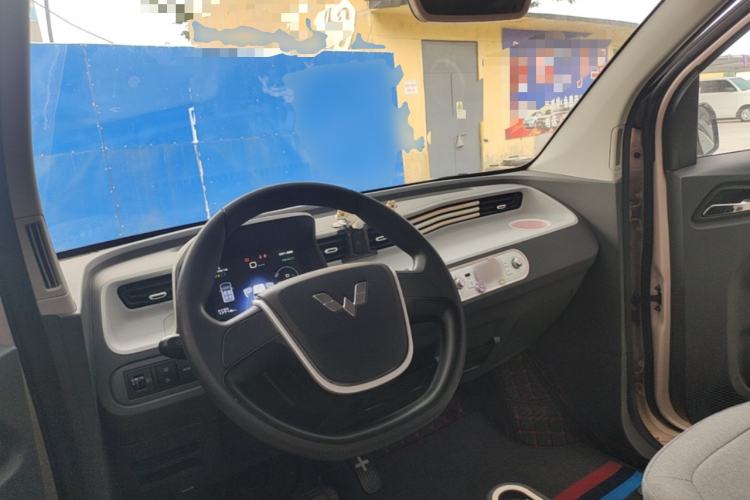 Used Wuling Hongguang MINIEV 2022 Macaron Premium Model – Lithium Iron Phosphate Center Console