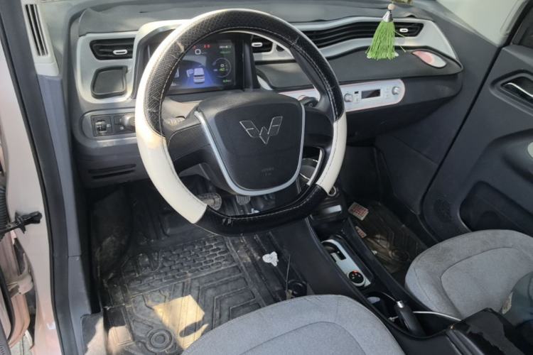 Used Wuling Hongguang MINIEV 2022 Macaron Fashion Edition Lithium-Nickel-Cobalt-Alpha-oxide Center Console