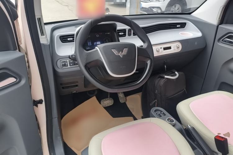 Used Wuling Hongguang MINIEV 2022 Macaron Fashion Model Lithium Iron Phosphate Center Console