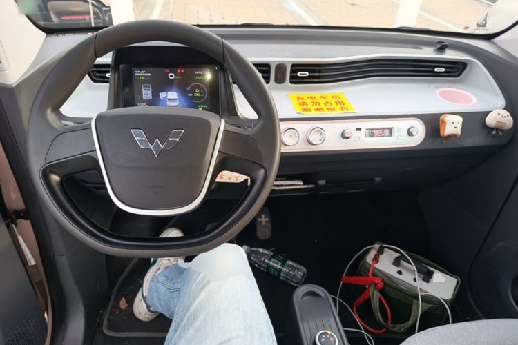 Used Wuling Hongguang MINIEV 2022 Macaron Premium Model – Lithium Iron Phosphate Center Console