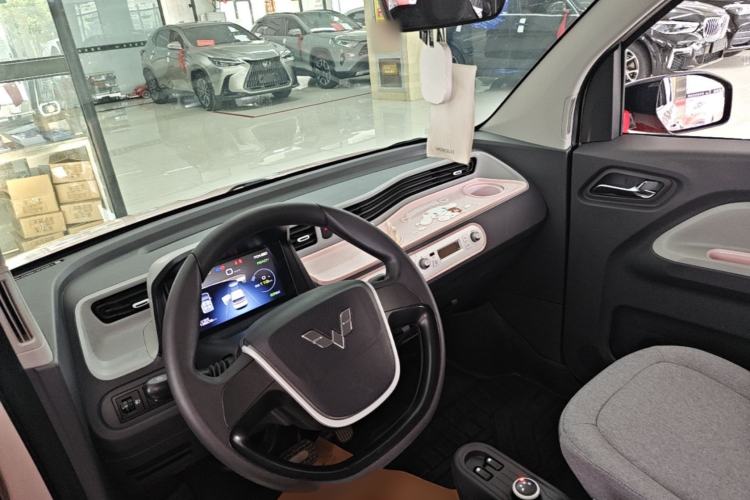 Used Wuling Hongguang MINIEV 2022 Macaron Premium Model – Lithium Ternary Battery Center Console