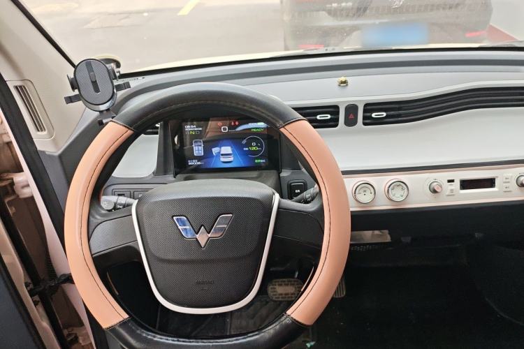 Used Wuling Hongguang MINIEV 2022 Macaron Fashion Edition Lithium-Nickel-Cobalt-Alpha-oxide Center Console