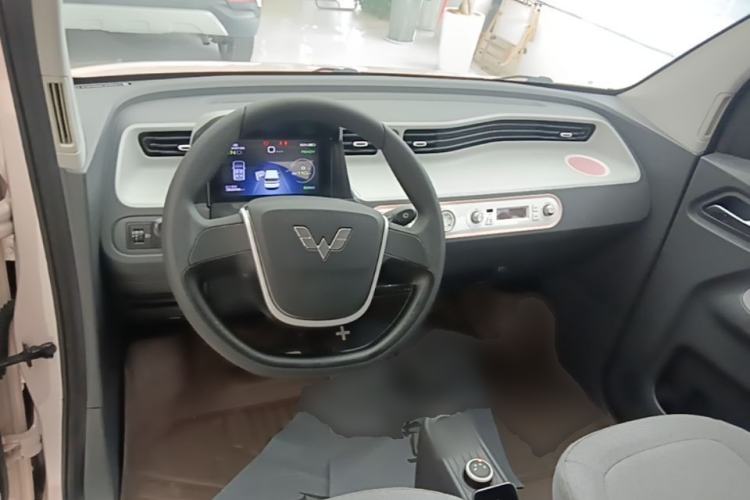 Used Wuling Hongguang MINIEV 2022 Macaron Premium Model – Lithium Ternary Battery Center Console