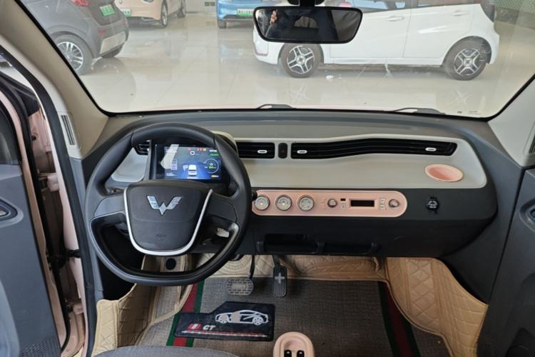 Used Wuling Hongguang MINIEV 2022 Macaron Premium Model – Lithium Iron Phosphate Center Console