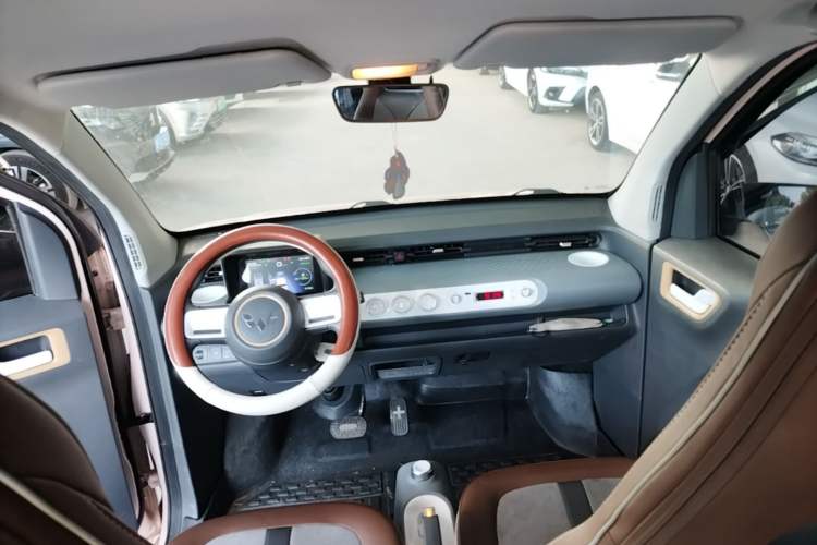 Used Wuling Hongguang MINIEV 2022 GAMEBOY 200km Gaming Edition with Lithium Iron Phosphate Center Console