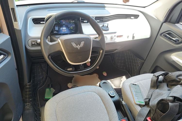 Used Wuling Hongguang MINIEV 2022 Macaron Premium Model – Lithium Ternary Battery Center Console