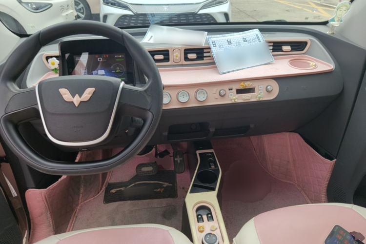 Used Wuling Hongguang MINIEV 2022 Macaron Premium Model – Lithium Iron Phosphate Center Console