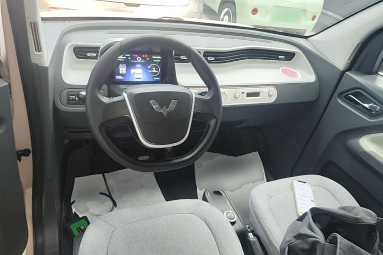 Used Wuling Hongguang MINIEV 2022 Macaron Premium Model – Lithium Iron Phosphate Center Console