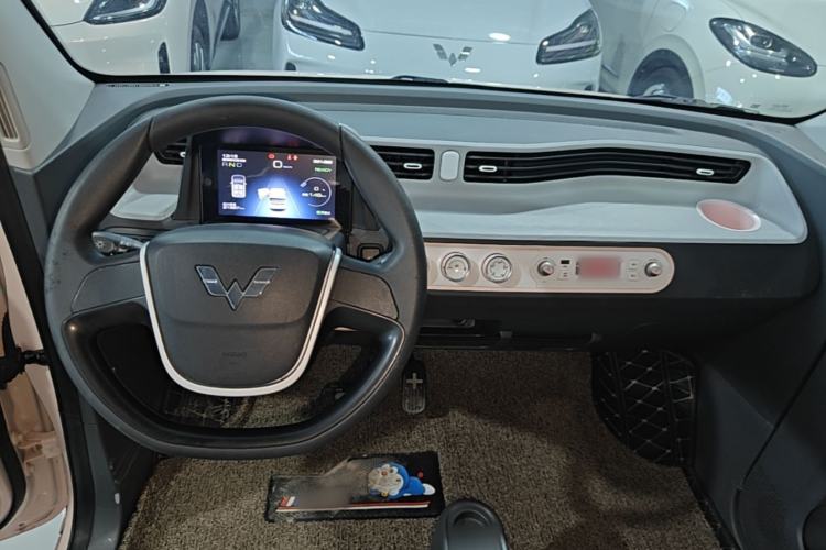 Used Wuling Hongguang MINIEV 2022 Macaron Premium Model – Lithium Iron Phosphate Center Console