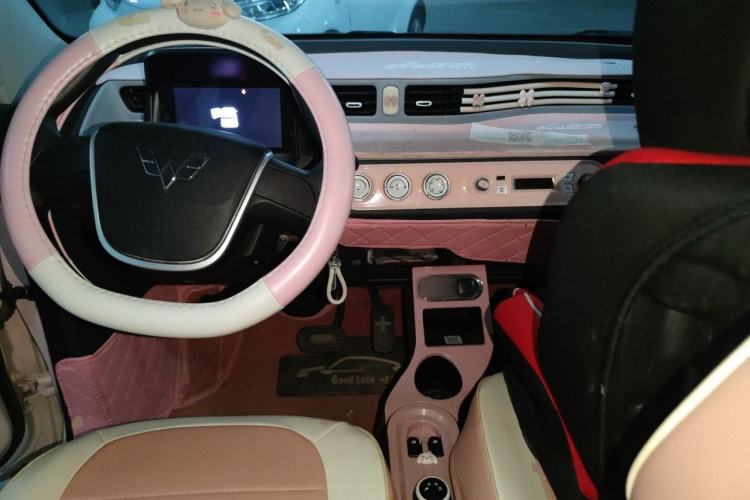 Used Wuling Hongguang MINIEV 2022 Macaron Premium Model – Lithium Iron Phosphate Center Console