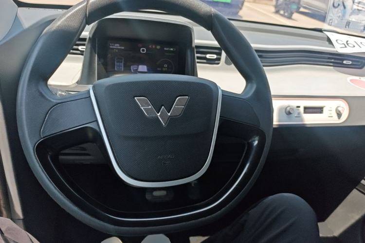 Used Wuling Hongguang MINIEV 2022 Macaron Premium Model – Lithium Iron Phosphate Center Console