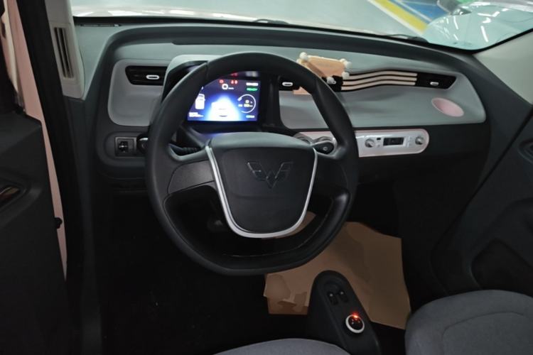 Used Wuling Hongguang MINIEV 2022 Macaron Premium Model – Lithium Ternary Battery Center Console