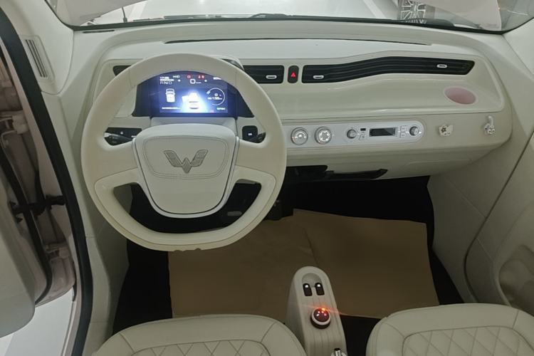 Used Wuling Hongguang MINIEV 2022 Macaron Premium Model – Lithium Iron Phosphate Center Console