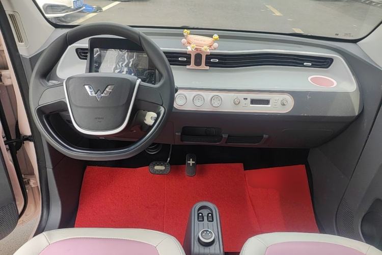 Used Wuling Hongguang MINIEV 2022 Macaron Premium Model – Lithium Iron Phosphate Center Console