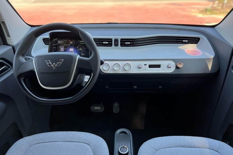 Used Wuling Hongguang MINIEV 2022 Macaron-Color Edition Lithium Iron Phosphate Center Console