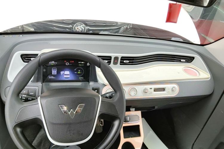 Used Wuling Hongguang MINIEV 2022 Macaron Premium Model – Lithium Iron Phosphate Center Console
