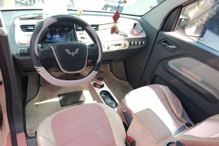 Used Wuling Hongguang MINIEV 2022 Macaron Fashion Edition Lithium-Nickel-Cobalt-Alpha-oxide Center Console