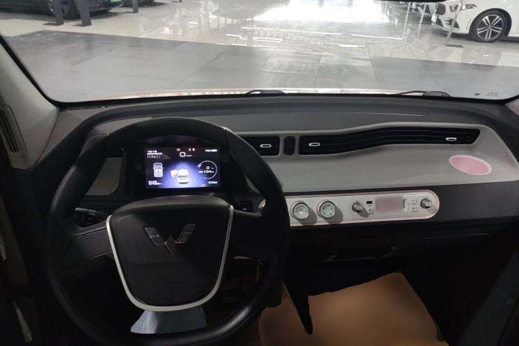 Used Wuling Hongguang MINIEV 2022 Macaron Premium Model – Lithium Ternary Battery Center Console